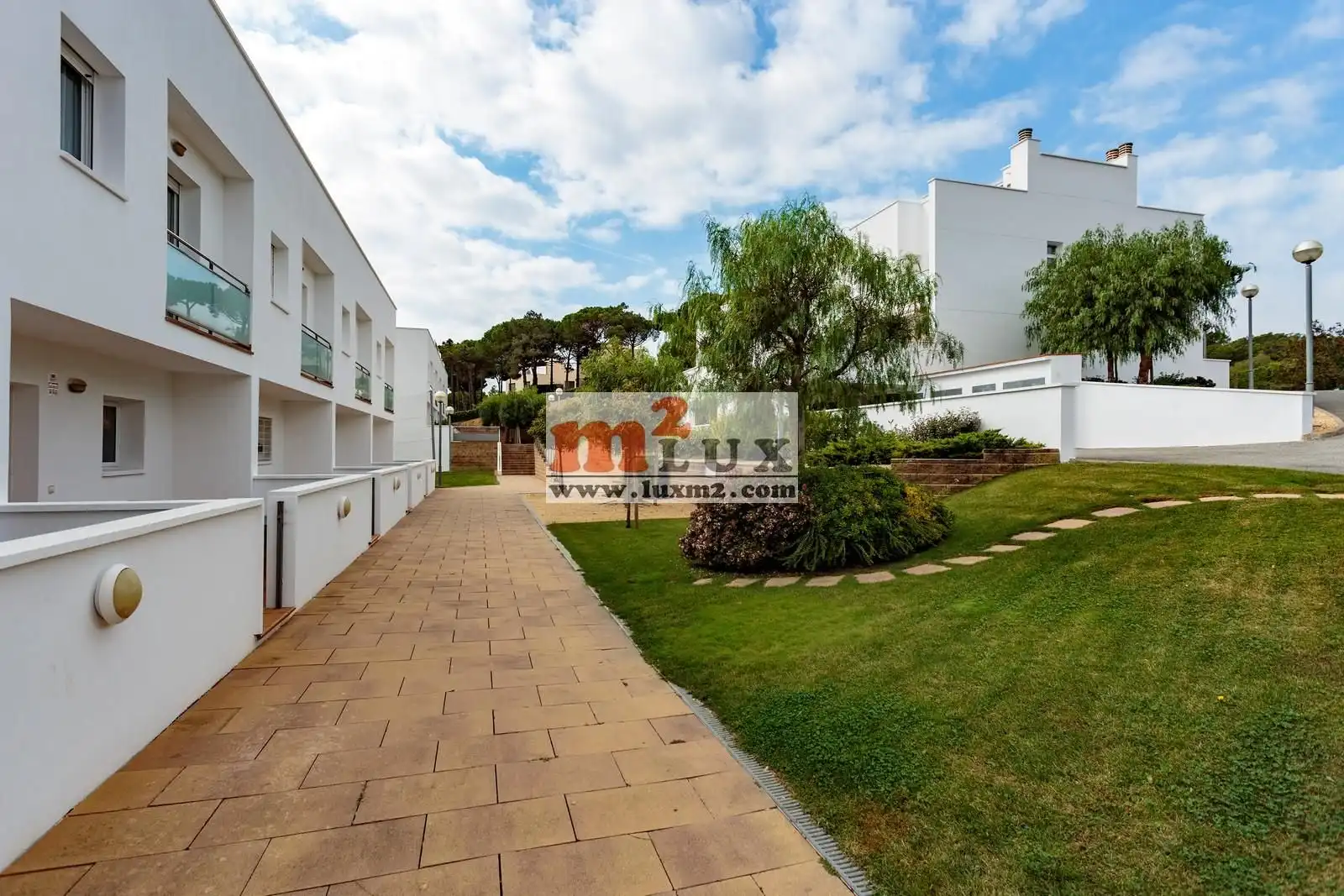 Terraced house with pool for sale in Avinguda Sa Boadella, imagen 2