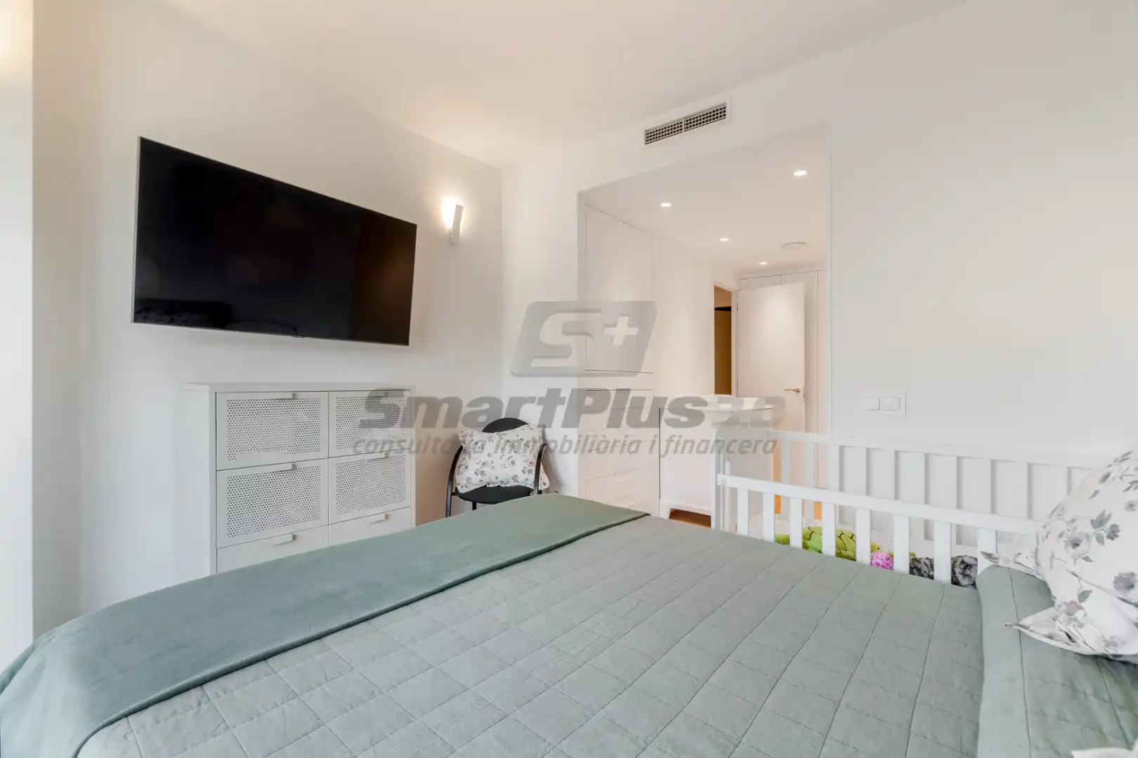 Habitación de Ático en venta en Barcelona con Aire acondicionado, Calefacción y Parquet