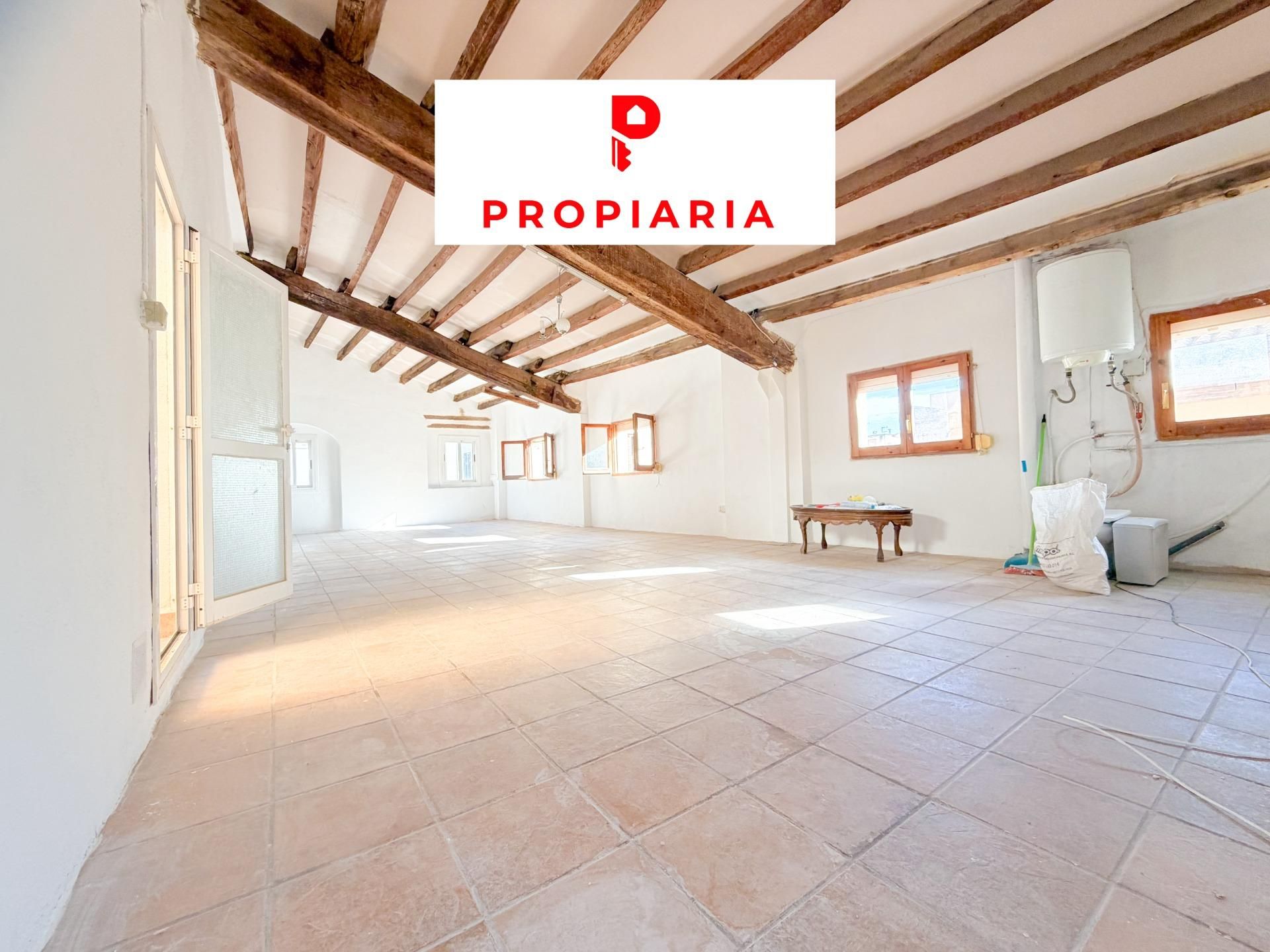 Vista exterior de Edifici en venda en Valls