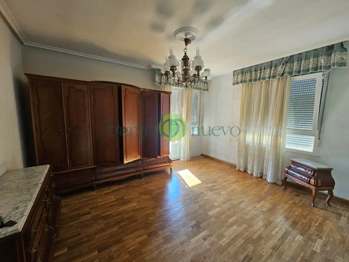 Sala d'estar de Casa o xalet en venda en Sariegos amb Calefacció, Terrassa i Balcó