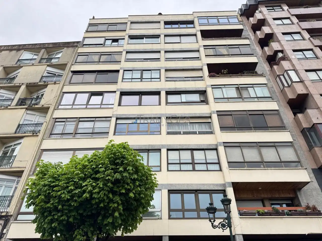 Vista exterior de Pis en venda en Vigo  amb Calefacció, Parquet i Traster