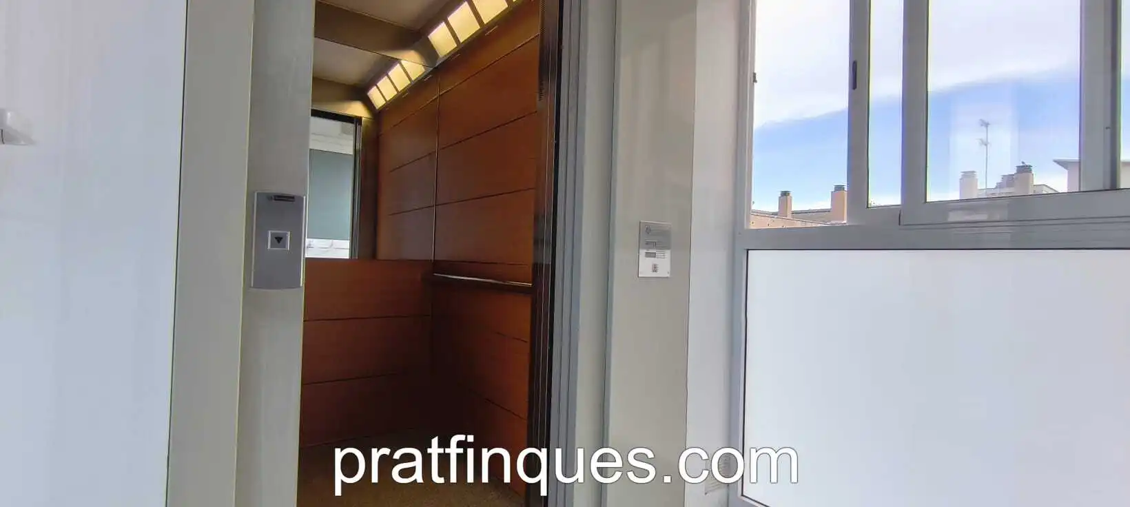 Wohnung zum Verkauf in El Prat de Llobregat mit Klimaanlage, Heizung und Ofen