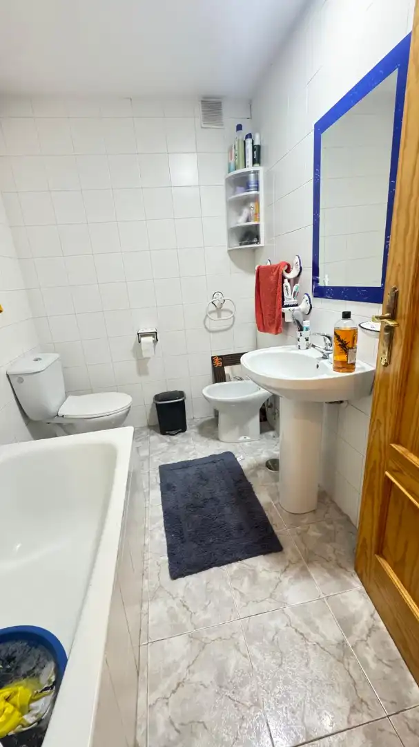 Bathroom of Flat for sale in Estepona  with Terrace, Oven and Microwave