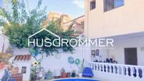 Vista exterior de Casa o xalet en venda en Benicasim / Benicàssim amb Aire condicionat, Jardí privat i Terrassa