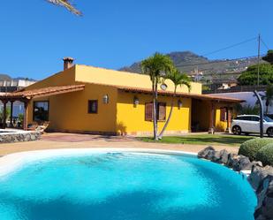 Exterior view of House or chalet for sale in San Cristóbal de la Laguna  with Heating, Private garden and Terrace