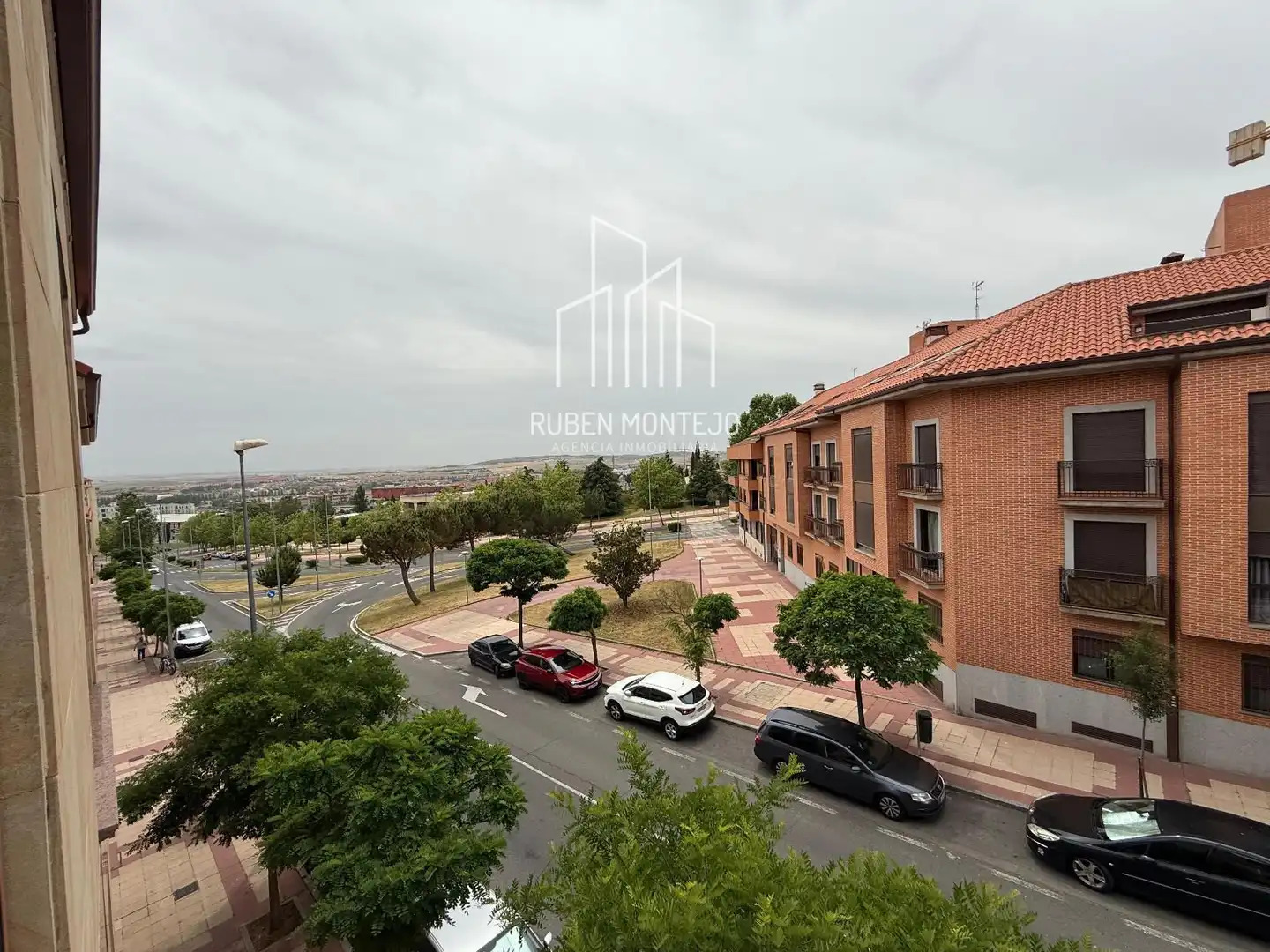 Pis de lloguer a Luis Sala Balust, Pizarrales