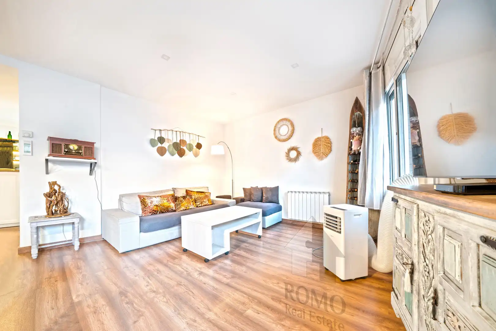 Sala de estar de Piso en venta en Santa Perpètua de Mogoda con Calefacción, Parquet y Terraza