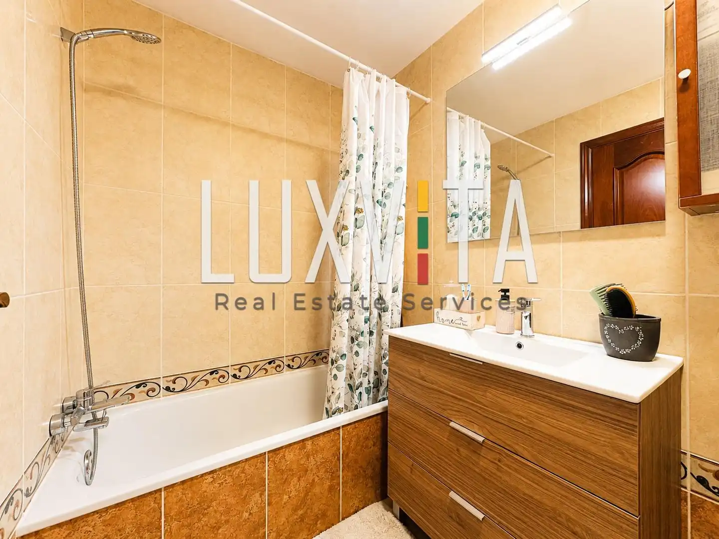 Bathroom of Apartments for sale in Arona  with Air Conditioner, Storage room and Furnished