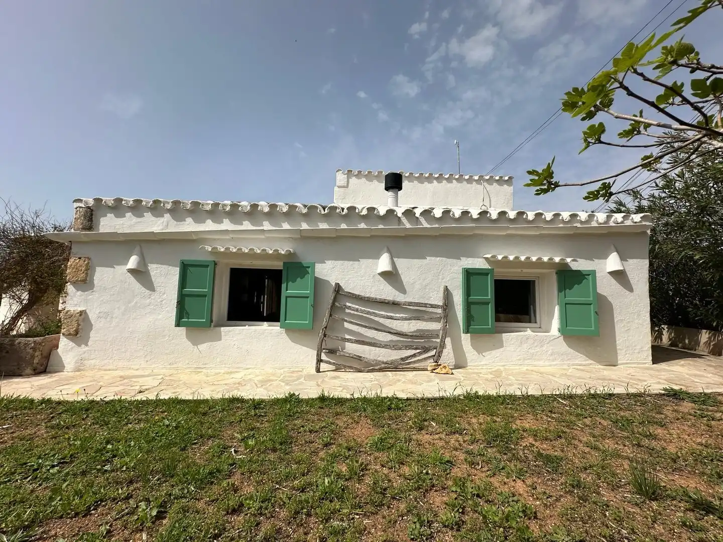 Vista exterior de Casa o xalet en venda en Sant Lluís amb Jardí privat