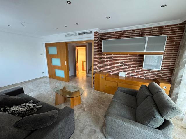 Casa adosada en Alquiler en Binéfar