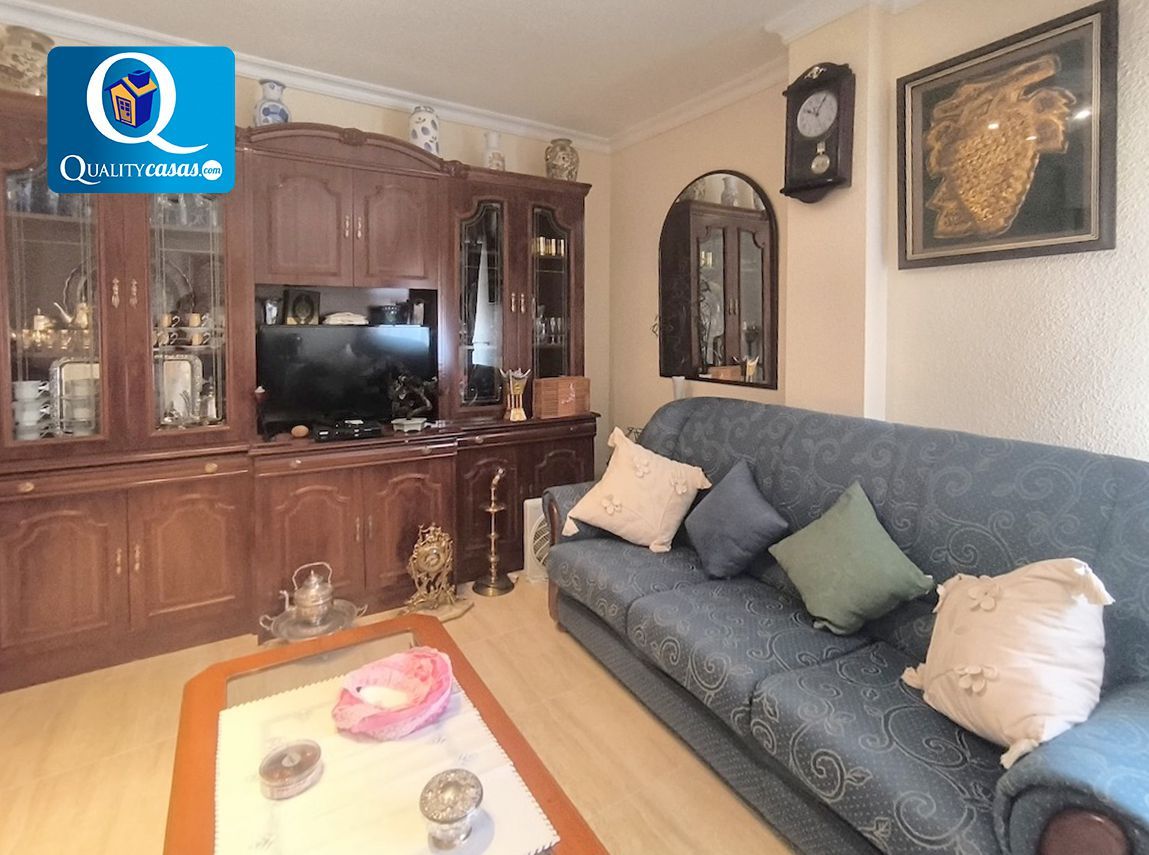 Sala d'estar de Pis en venda en Elda amb Traster