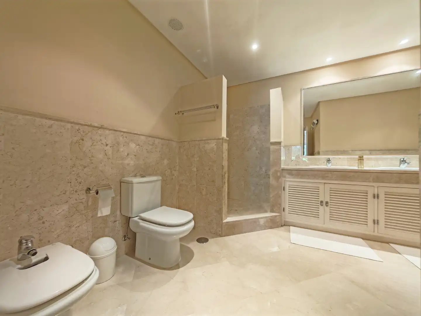 Baño de Apartamento en venta en Ojén con Aire acondicionado, Terraza y Trastero