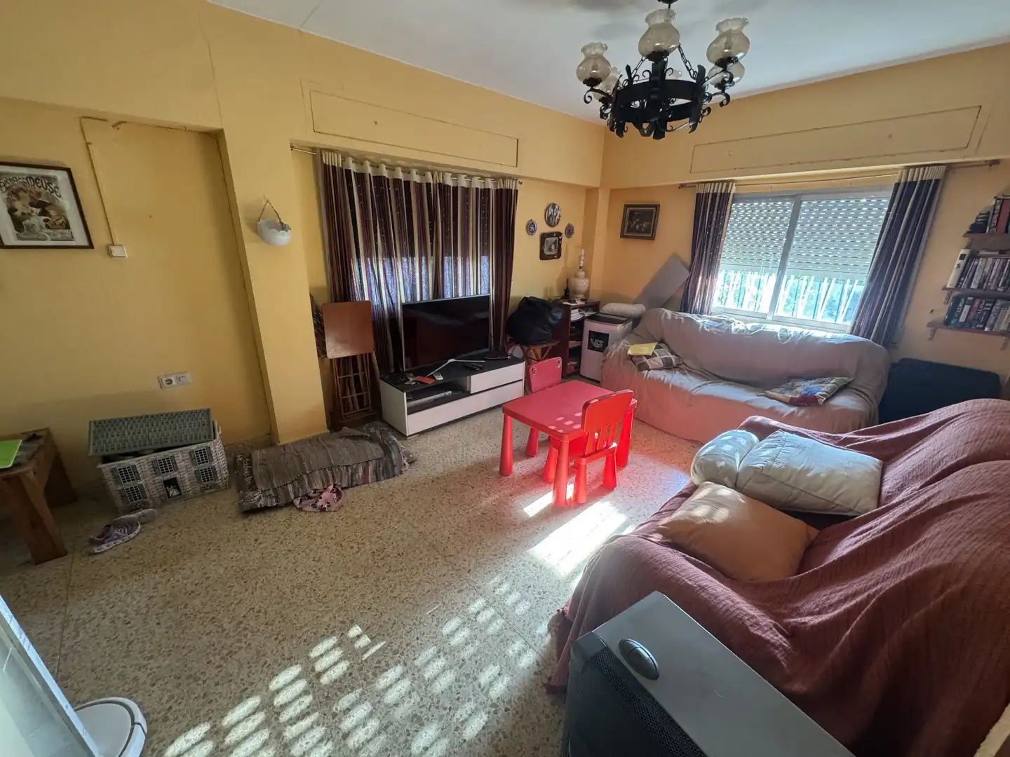 Sala de estar de Casa o chalet en venta en Torrent con Terraza, Trastero y Piscina
