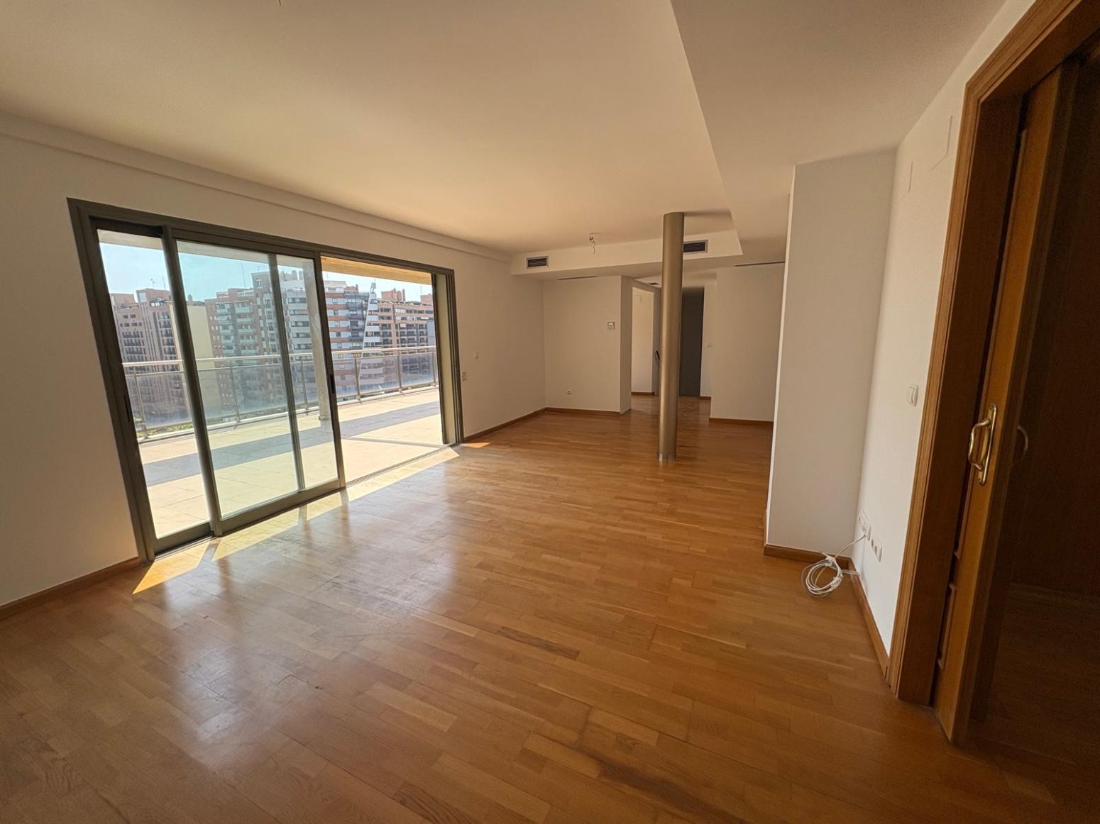 Living room of Attic to rent in  Valencia Capital  with Air Conditioner, Heating and Private garden