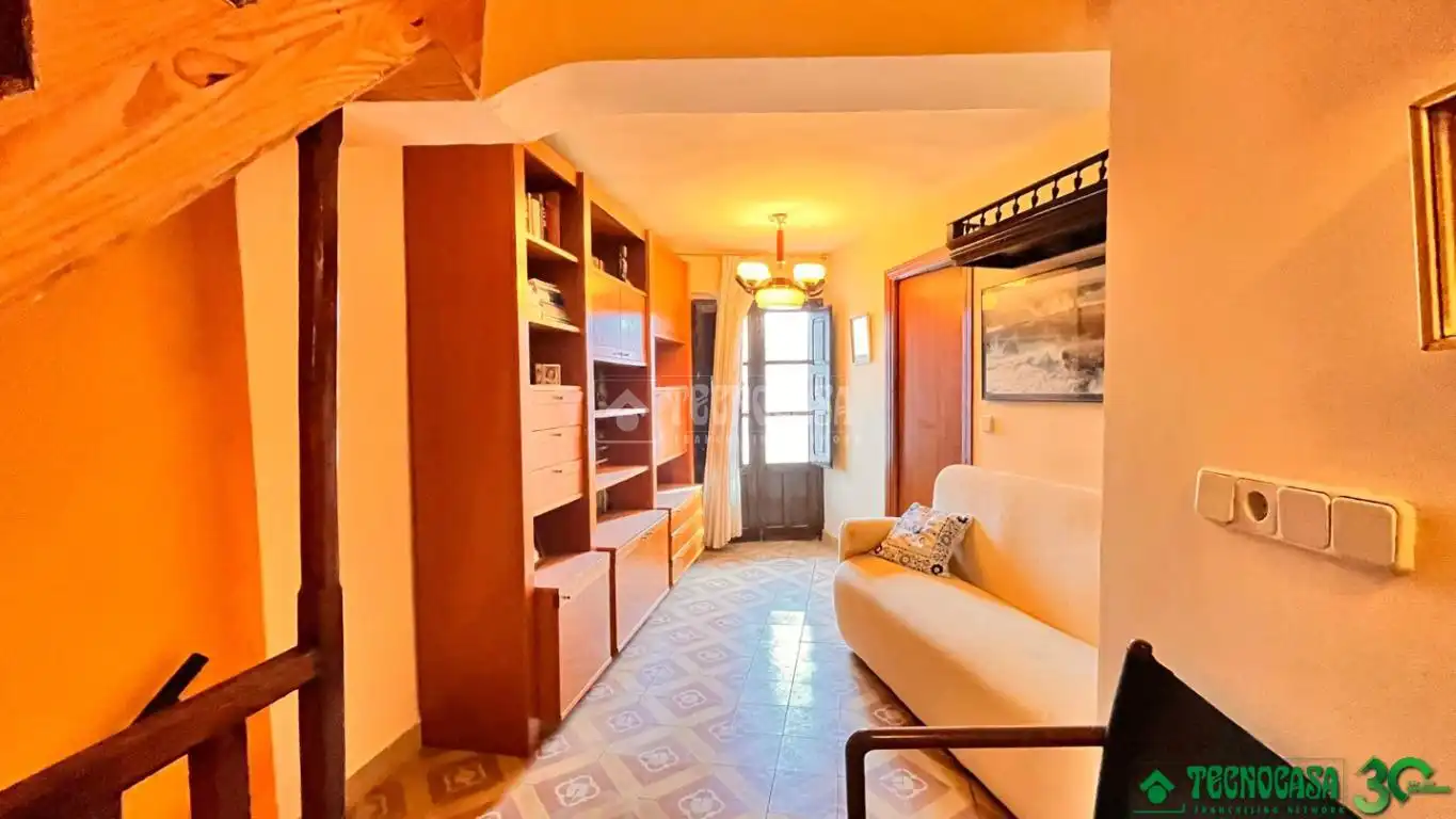 Sala d'estar de Casa adosada en venda en Pedro Bernardo amb Calefacció