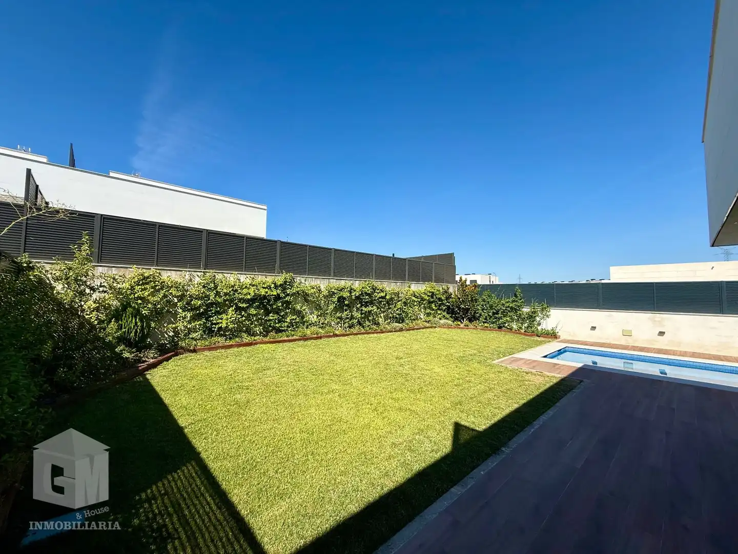 Piscina de Casa adosada en venda en Villaviciosa de Odón amb Calefacció, Jardí privat i Terrassa