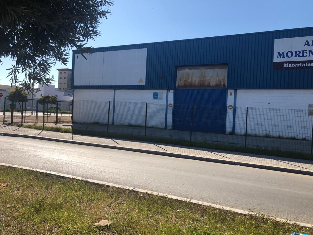 Vista exterior de Nau industrial en venda en  Sevilla Capital