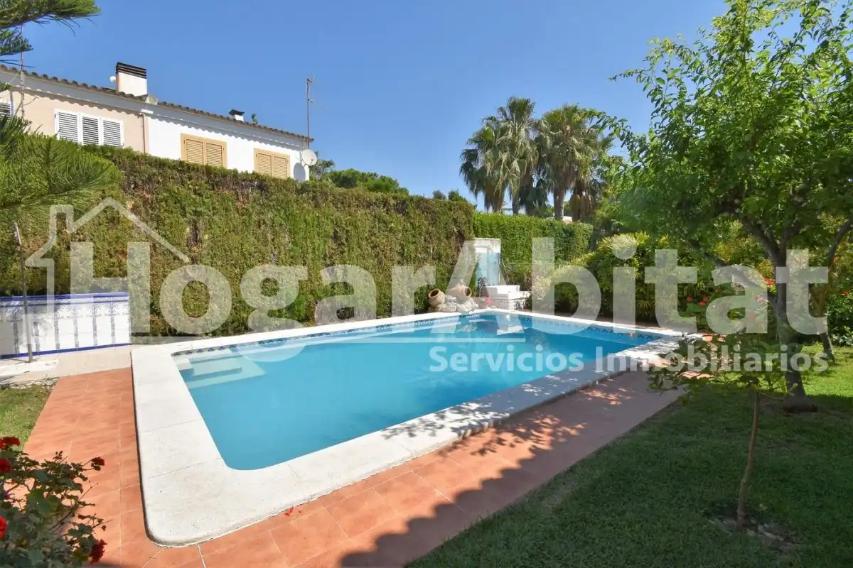 Piscina de Casa o xalet en venda en Burriana / Borriana amb Calefacció, Jardí privat i Terrassa