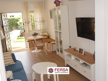 Casa aparellada amb jardí de lloguer a Vistahermosa - Fuentebravía