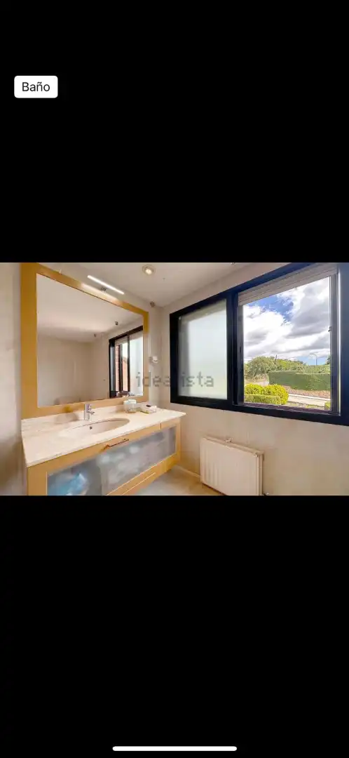 Bathroom of Detached homes for rent in La Navata