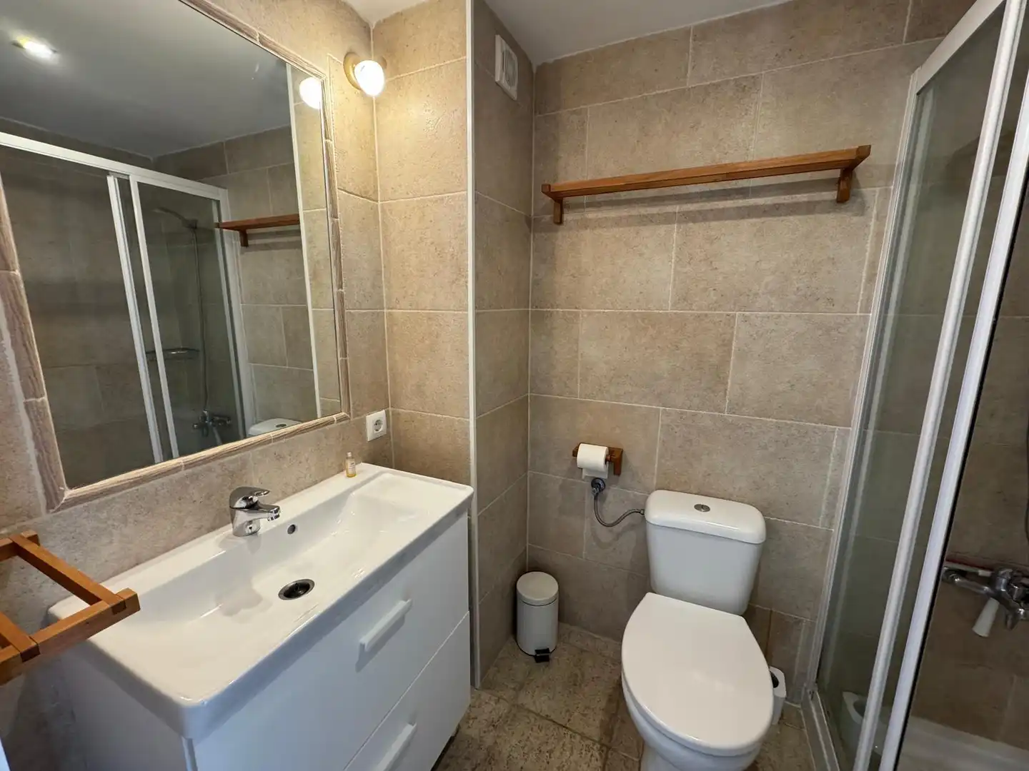 Badezimmer von Wohnung zum Verkauf in Roses mit Möbliert