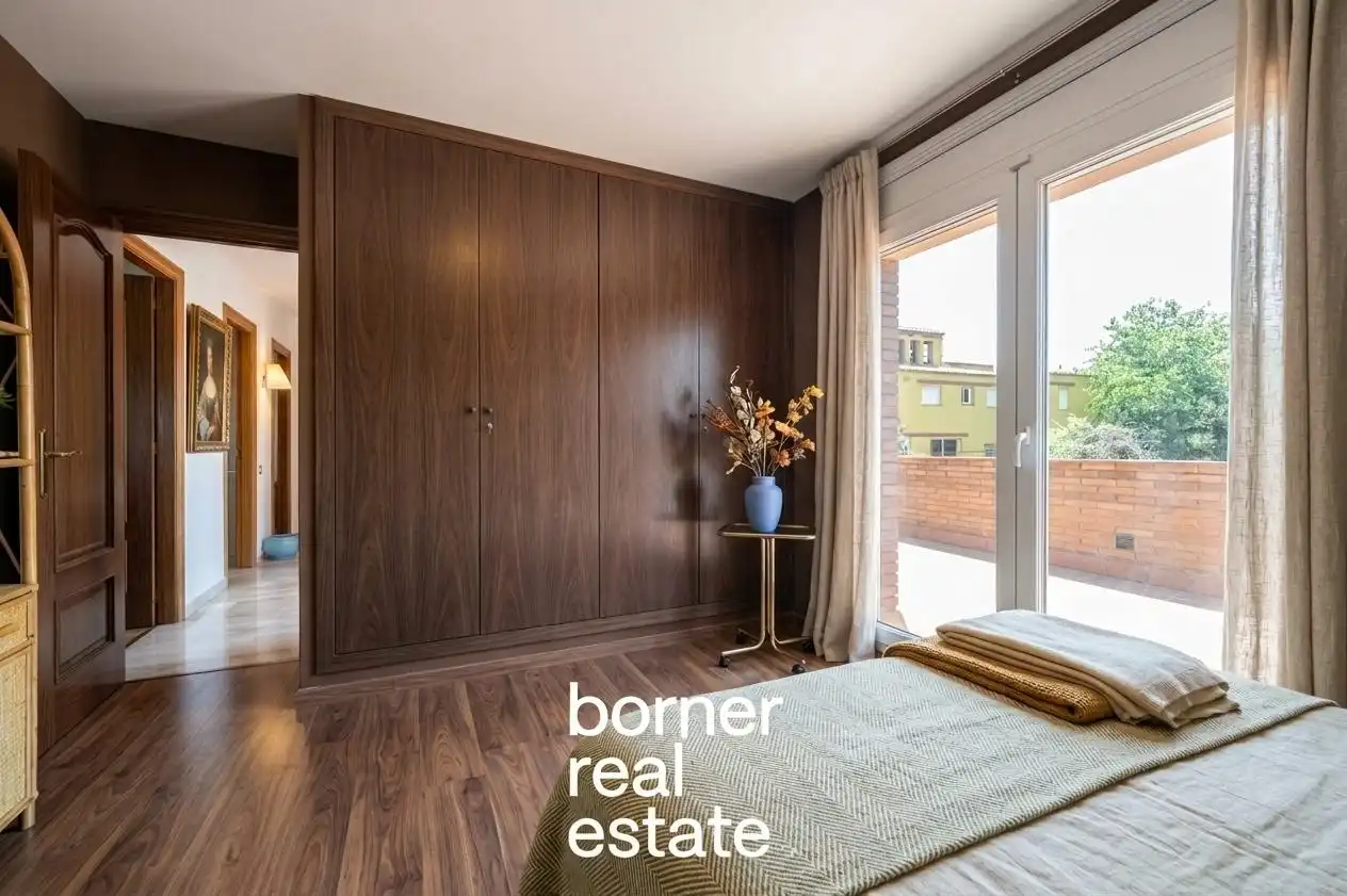 Habitación de Casa o chalet en venta en Sant Cugat del Vallès con Calefacción, Jardín privado y Terraza