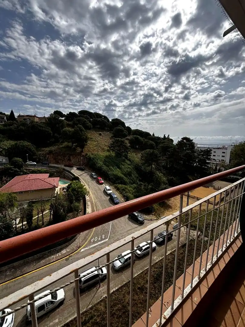 Vista exterior de Pis en venda en Calella amb Terrassa i Moblat