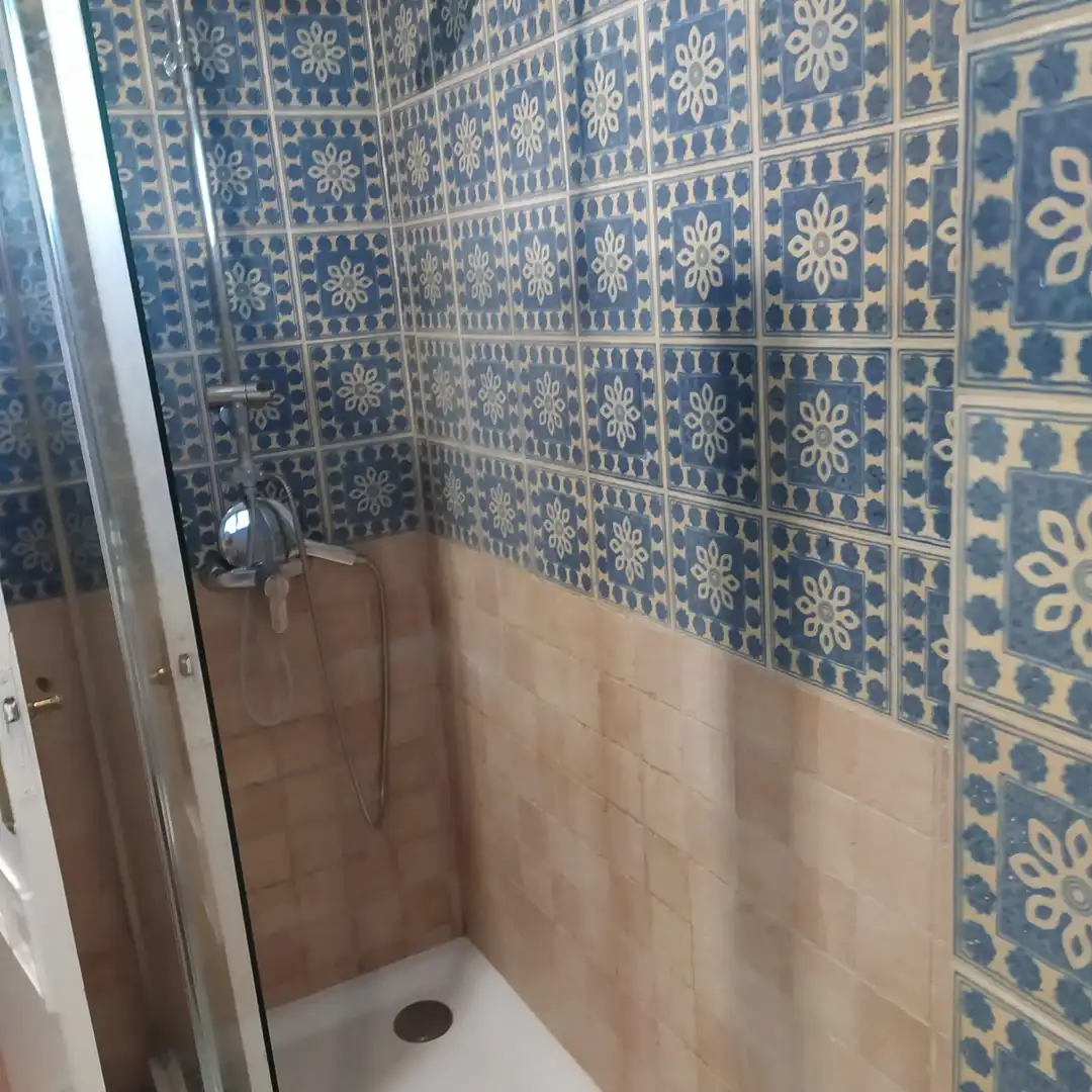 Baño de Estudio de alquiler en Estepona con Amueblado