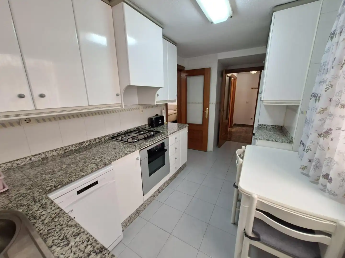 Küche von Wohnung zur Miete in Murcia mit Klimaanlage, Abstellraum und Möbliert