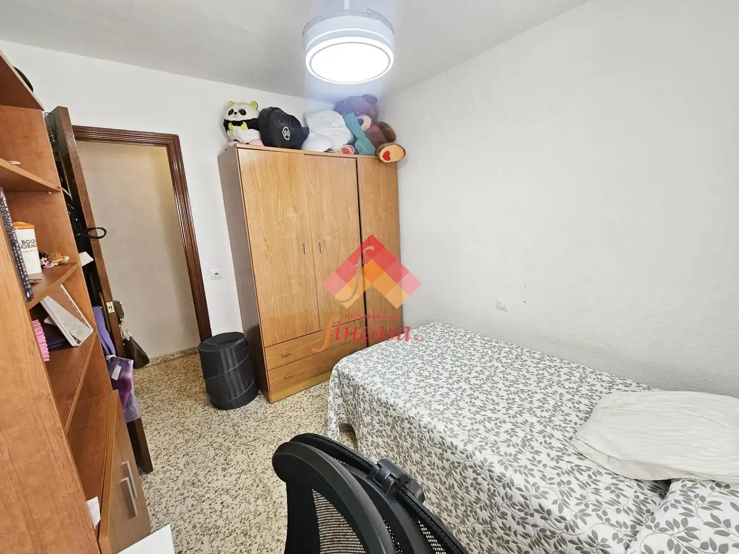 Dormitori de Pis en venda en Ronda amb Calefacció, Terrassa i Moblat