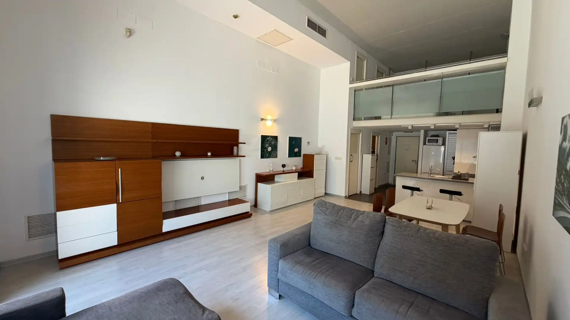 Wohnzimmer von Wohnung zur Miete in Valencia mit Klimaanlage, Heizung und Parkett
