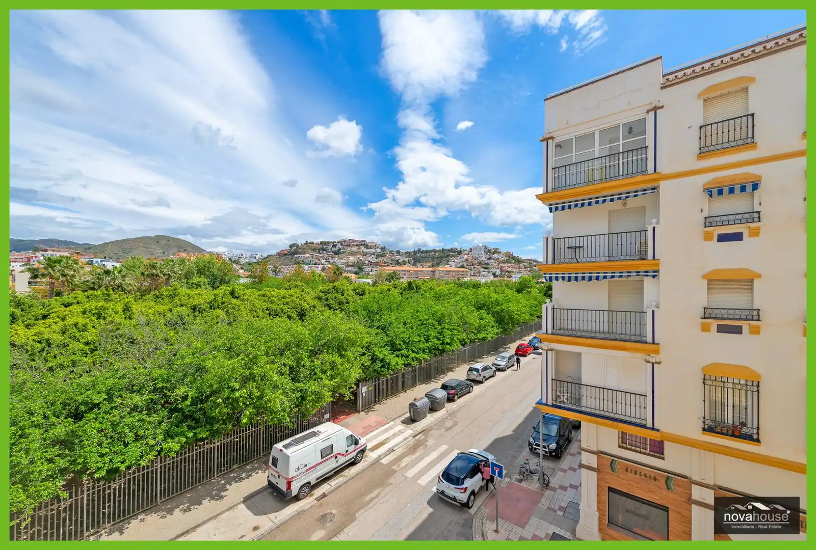 Außenansicht von Wohnung zum Verkauf in Rincón de la Victoria mit Terrasse, Abstellraum und Balkon