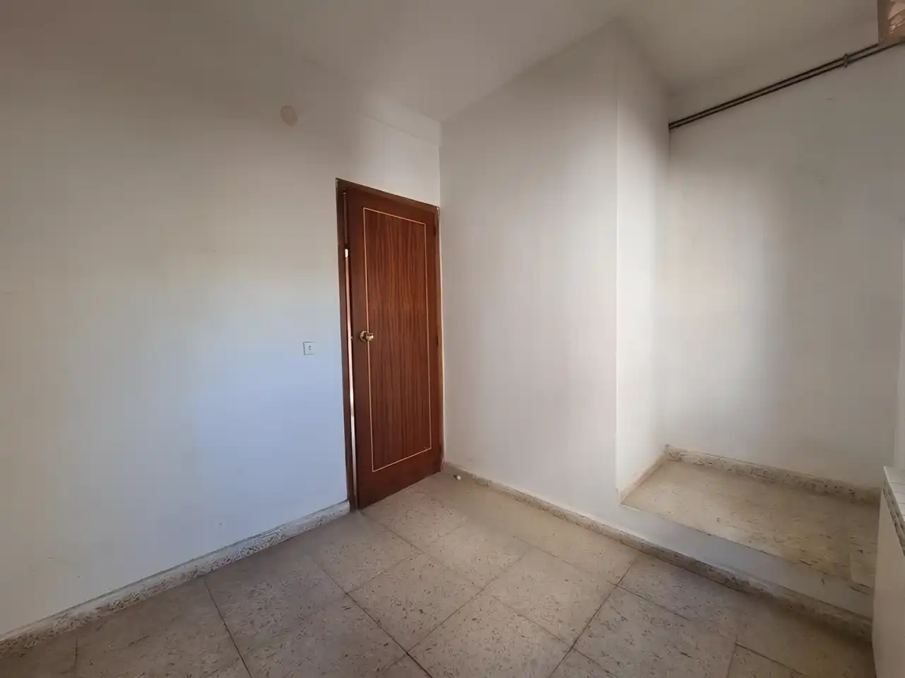 Casa adosada en venta en La Adrada  con Balcón