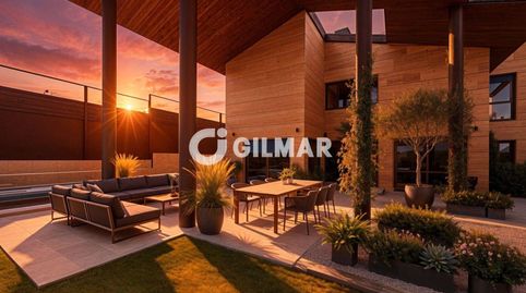 Descubre una joya arquitectónica en la exclusiva urbanización La Florida, ubicada en el prestigioso distrito de MoncloaAravaca, Ma