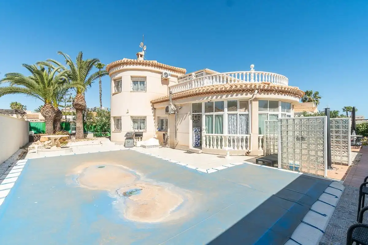 Exterior view of Houses for sale in Orihuela  with Air Conditioner, Private garden and Terrace