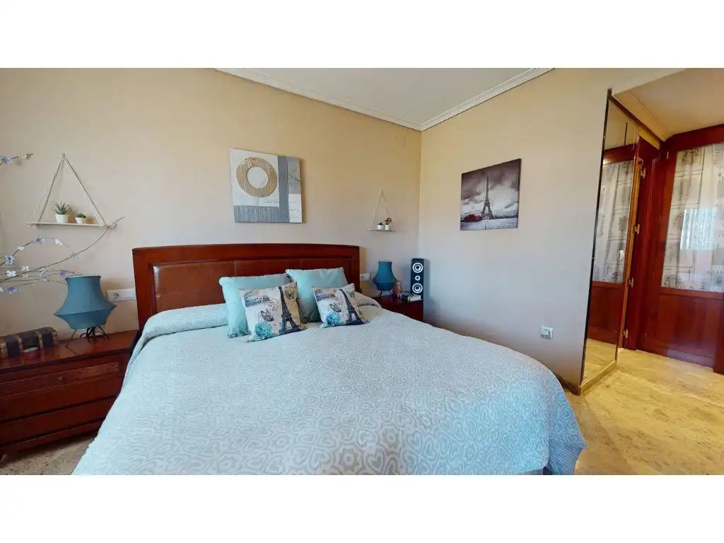 Piso con ascensor en venta en Noroeste