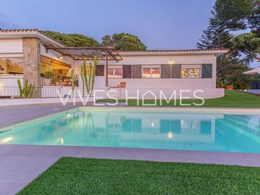 Villa avec balcon à vendre à Calle de Carles Buïgas
