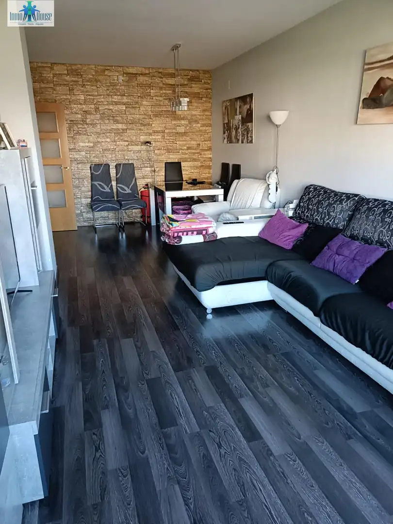 Living room of Flat for sale in Albacete  with Air Conditioner, Heating and Storage room