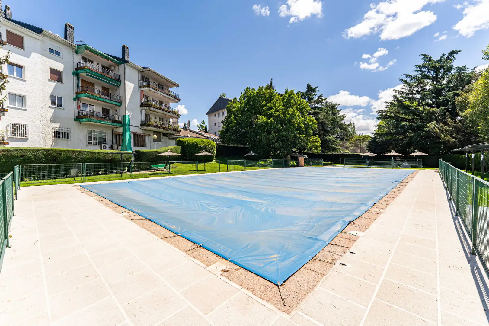 Piscina de Piso en venta en Collado Villalba con Calefacción, Amueblado y Piscina comunitaria