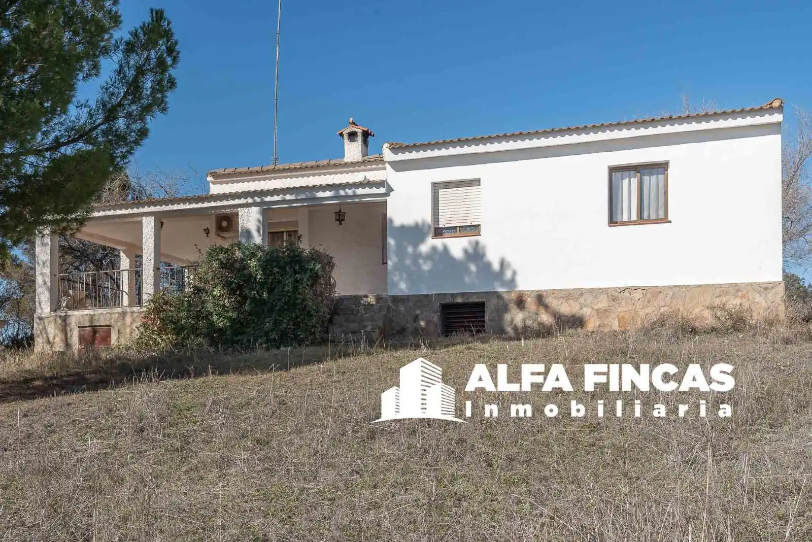 Vista exterior de Casa o chalet en venta en Villar de Cañas con Aire acondicionado, Calefacción y Jardín privado