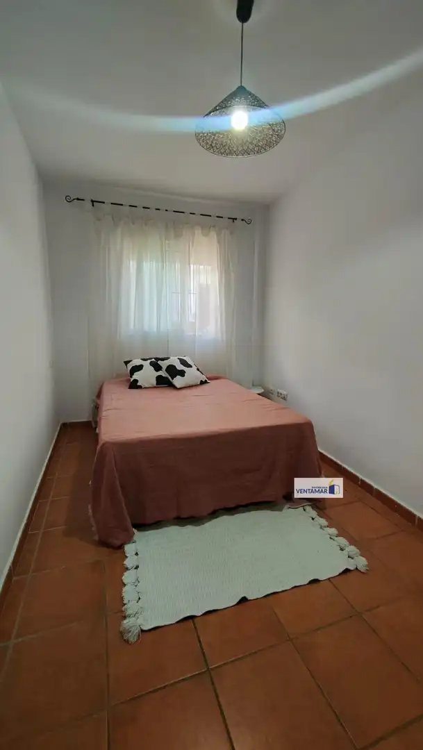 Schlafzimmer von Erdgeschoss zum Verkauf in San Roque mit Klimaanlage und Möbliert