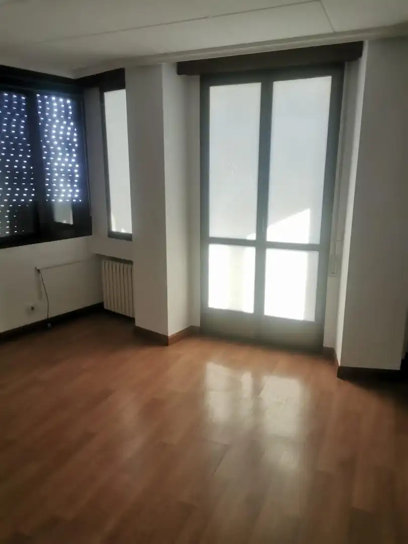 Oficina de alquiler en Avenida España, 1, Centro