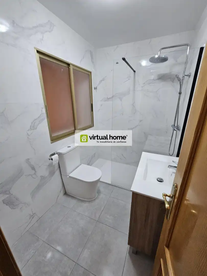 Bany de Casa o xalet de lloguer en Relleu amb Aire condicionat i Terrassa