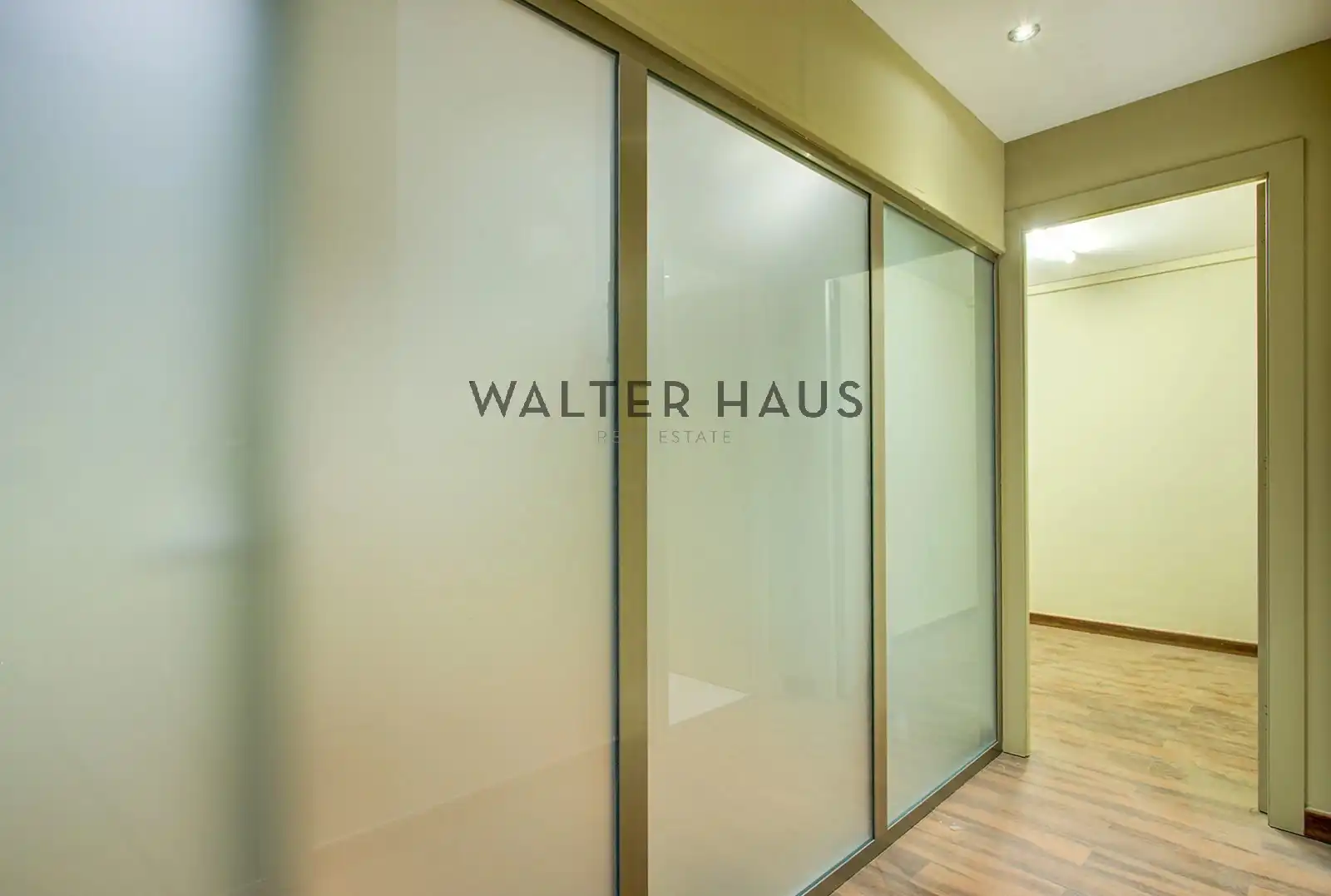 Office for sale in Barcelona  with Air Conditioner