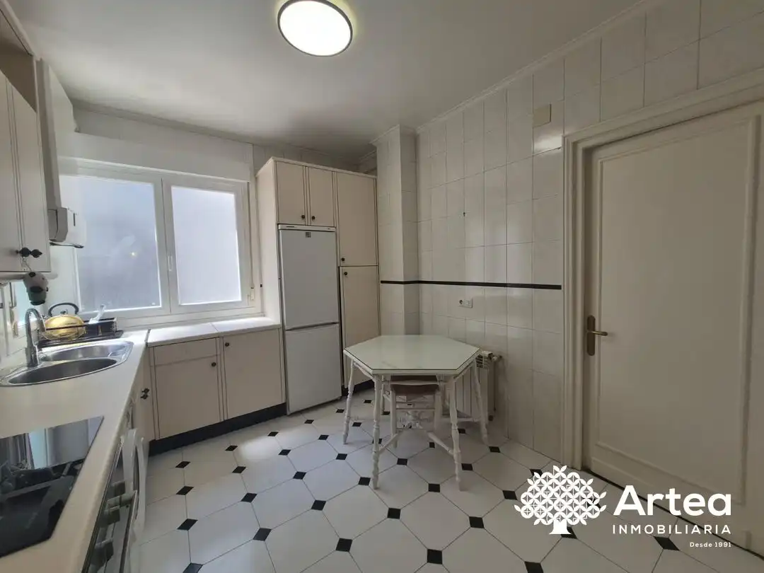 Kitchen of Flat for rent in Bilbao   with Heating, Oven and Washing machine