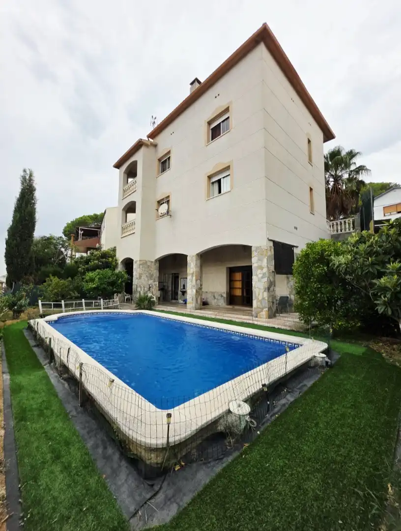 Chalet con terraza en venta en Sant Fost de Campsentelles, imagen 4