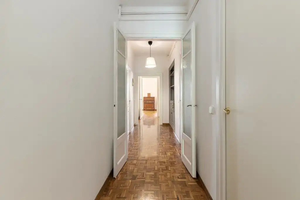 Apartamento en venta en Barcelona con Calefacción, Parquet y Balcón