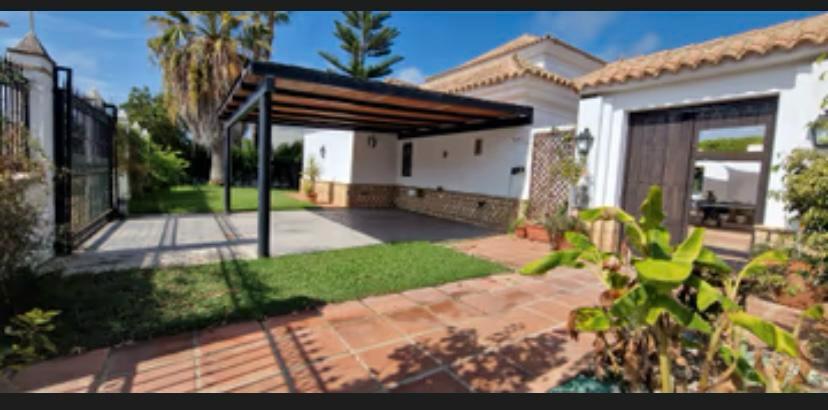 Foto 1 de Casa o chalet en venta en Calle Núñez de Balboa, El Portil, Huelva