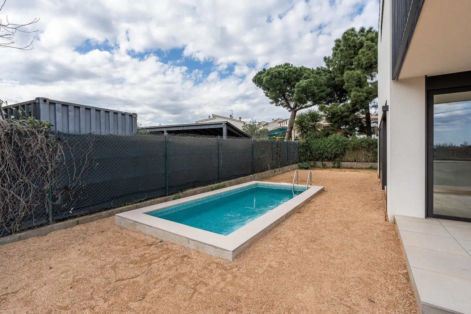 Schwimmbecken von Haus oder Chalet zum Verkauf in Palamós mit Klimaanlage, Heizung und Privatgarten