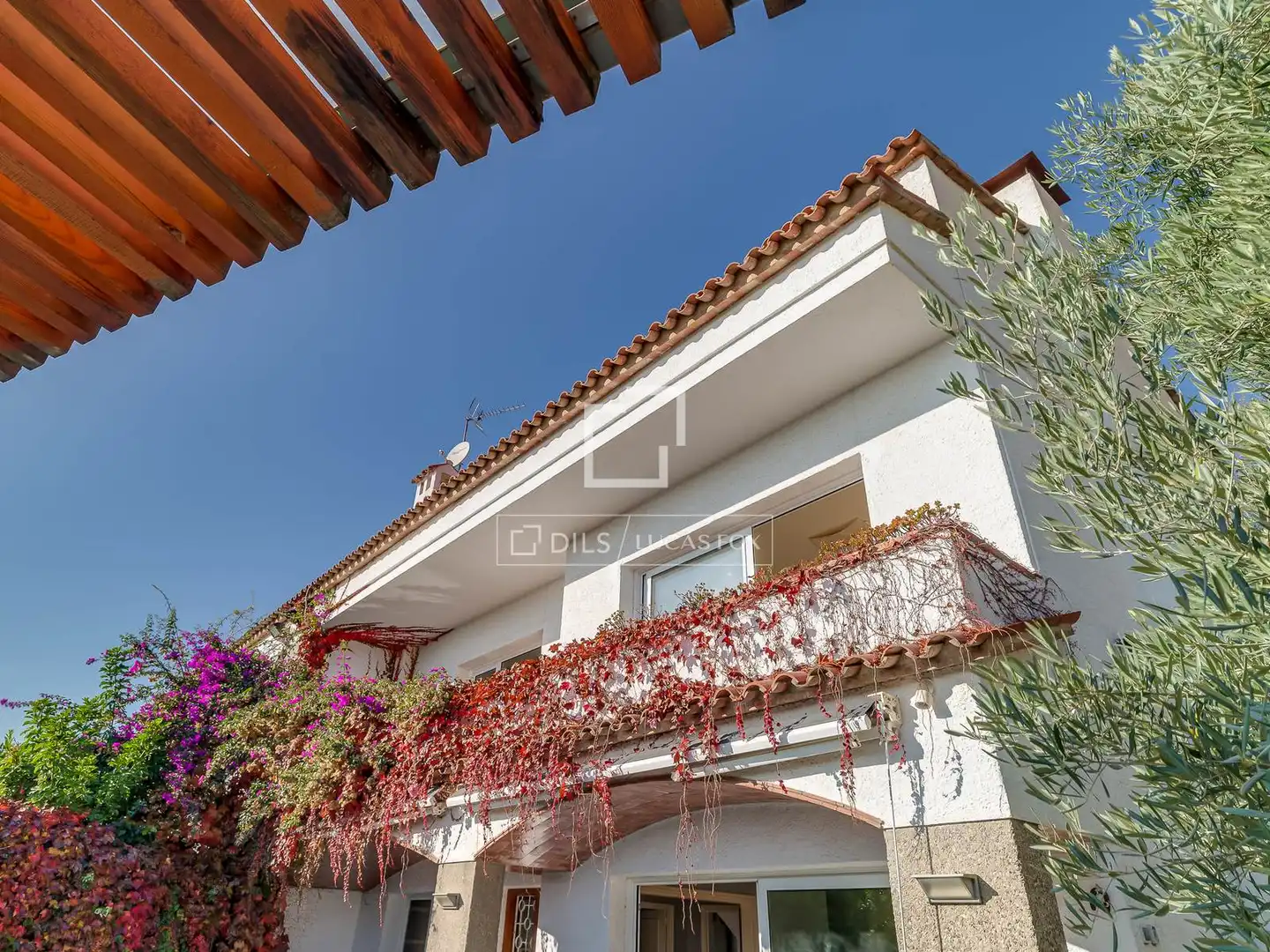 Vista exterior de Casa o chalet de alquiler en Sant Just Desvern con Aire acondicionado, Calefacción y Jardín privado